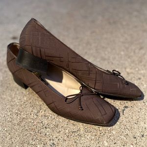 Salvatore Ferragamo | Vintage chocolate bow pumps